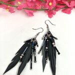 Unique Design by Maria Viuhka-sulkakorvakorut -