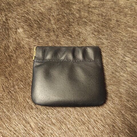 Nahkainen pussukka Musta