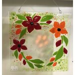Sagamaa , "Kukkakranssi" punane-oranž, klaasist valmistatud akna kaunistus