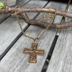 Kalevala Koru, Maarian Taskulan cross pendant