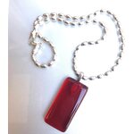Sagamaa Red glass collares with a silver chain