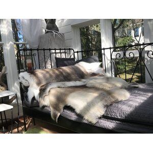 Large reindeer skin