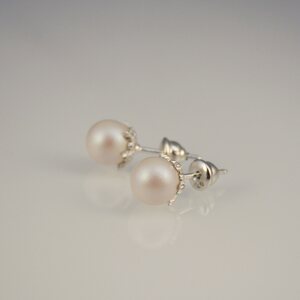 Snowball- stud earrings - HICH silver.