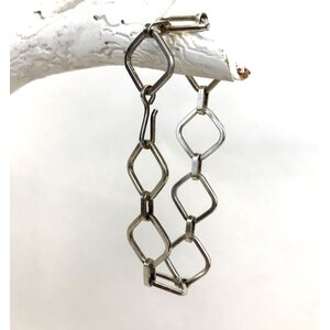 Kaunis Koru, Bracelet