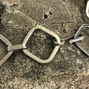 Kaunis Koru, Bracelet