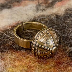 Kalevala Koru, Halikon kääty pallosormus