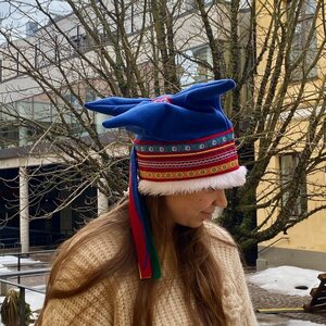 Lapland-style hat with four winds