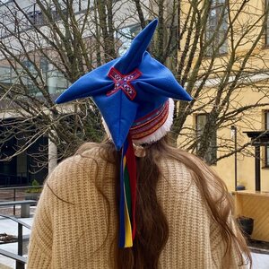 Lapland-style hat with four winds