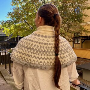 Icelandic-style patterned cardigan/collar