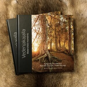 Runovalokuvakirja Vedenjakajalla