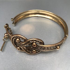 Kalevala Koru, Teljänneito bracelet