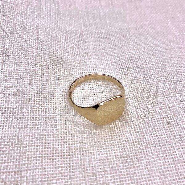 Men's golden ring