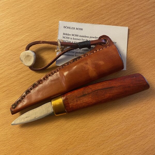 Puukontekijä J. Lassila Böhler M390-puukko