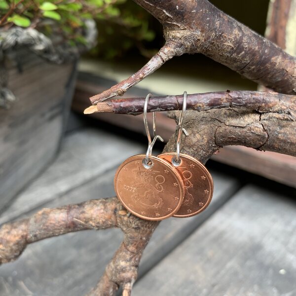 Sagamaa Lühikesed kõrvarõngad, münt ( 2 sent ) ja hõbe